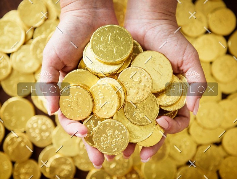 demo-attachment-80-golden-chocolate-coins-PK4HX6B